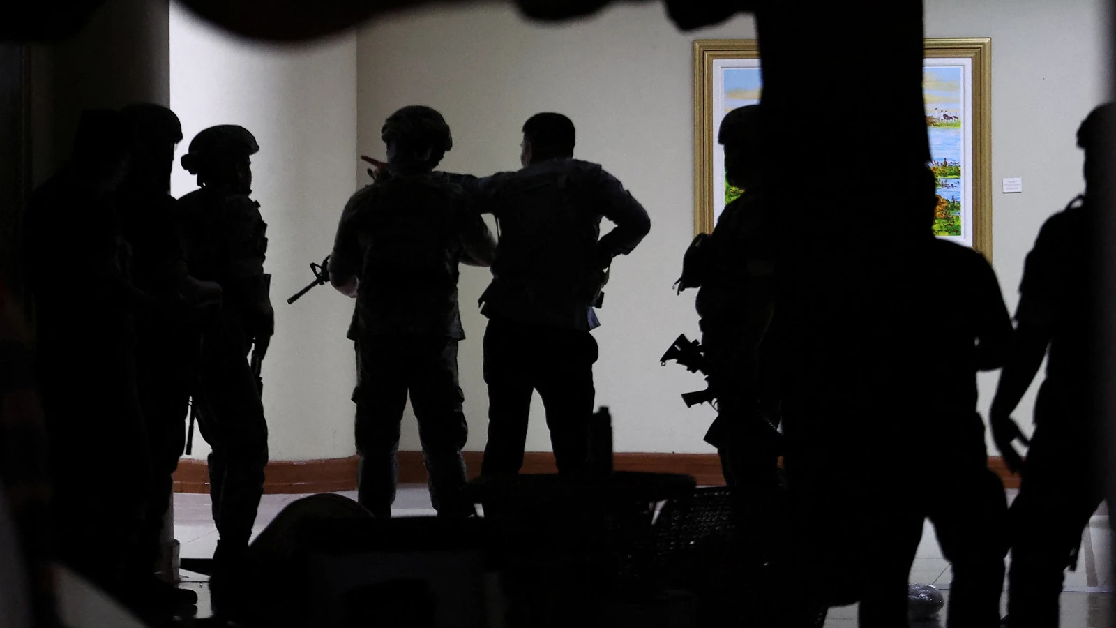 Chaos de la CPI au Sénat des Philippines : des coups de feu ont retenti, des soldats ont encerclé le bâtiment