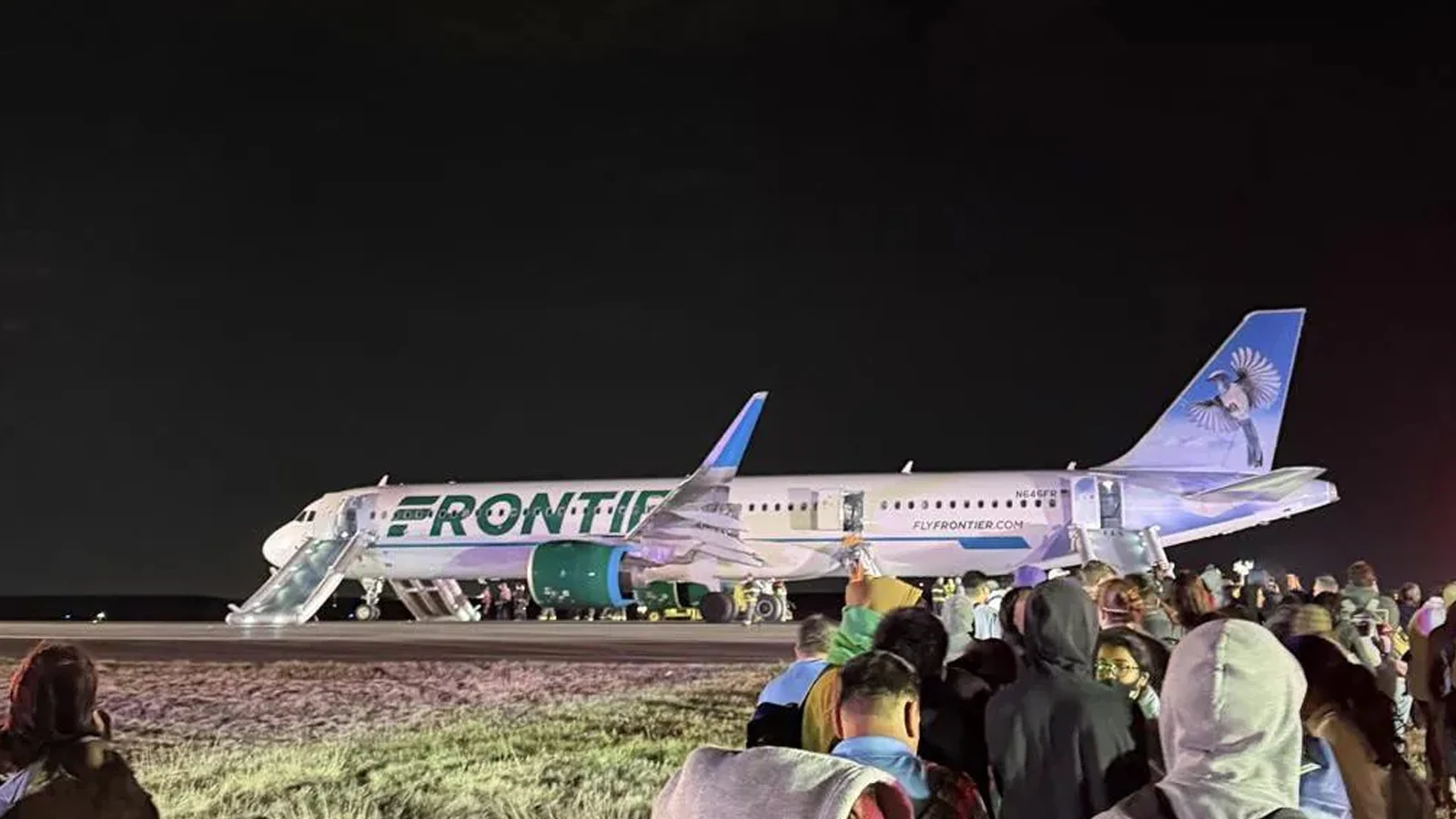 Catastrophe aux États-Unis : une personne heurtée par un avion sur la piste décède