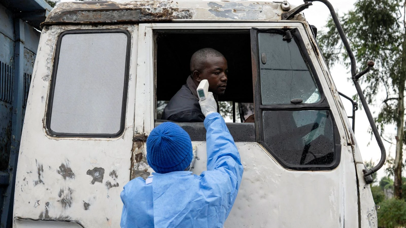 L’épidémie d’Ebola s’amplifie : « Elle est hors de contrôle, nous craignons qu’elle traverse les frontières »