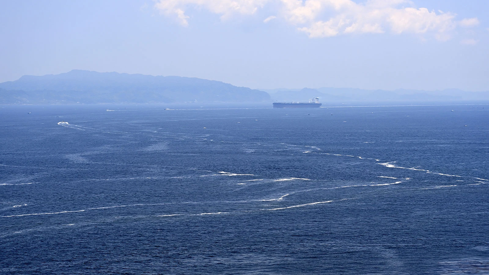Les États-Unis ont annoncé : 4 navires ont été neutralisés dans le détroit d'Ormuz