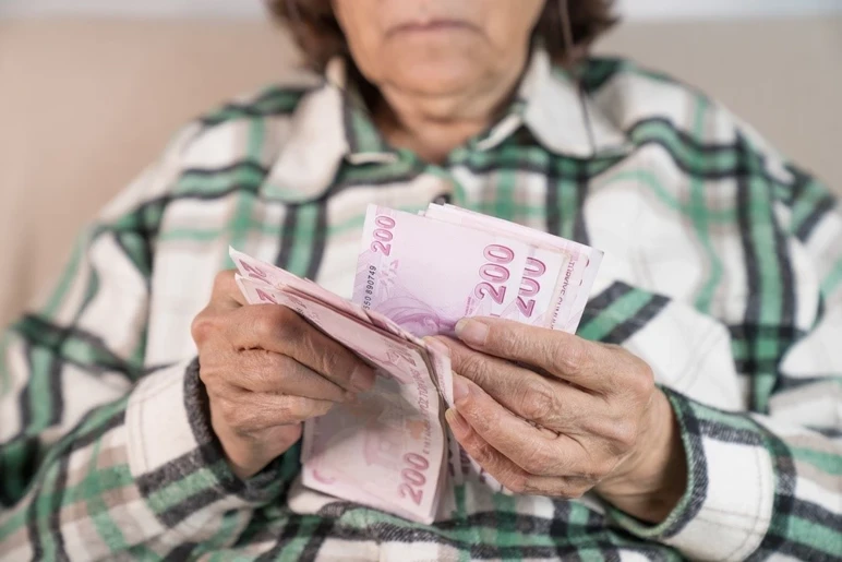 Triple pression sur l'économie ! Les données montraient une image fragile - Image : 2