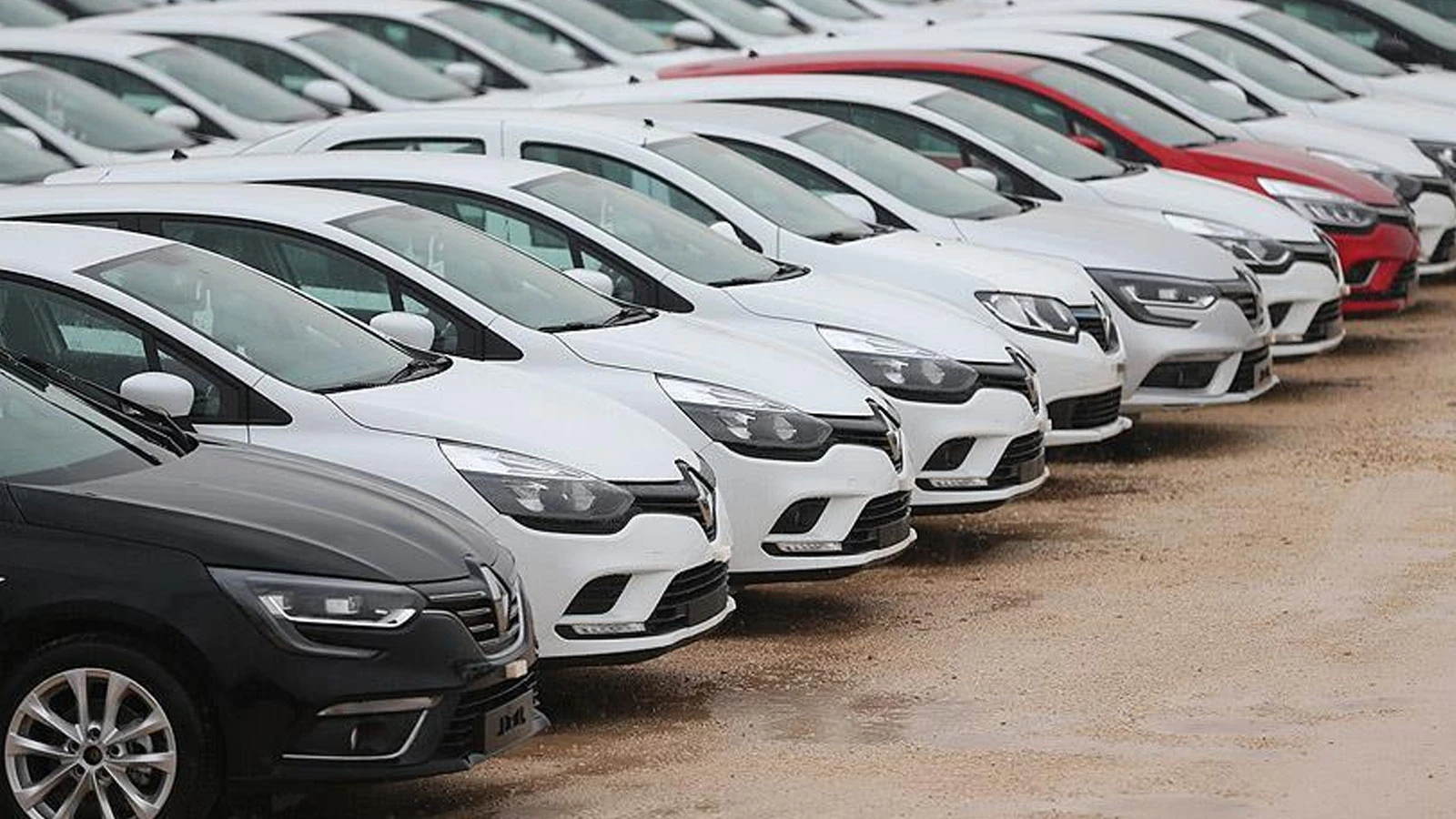 Le marché automobile continue de se contracter