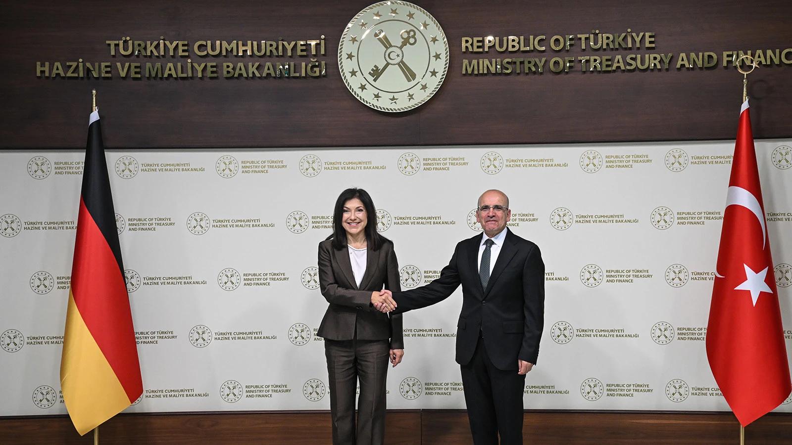 Le ministre Şimşek a rencontré le ministre fédéral allemand de l'Économie et de l'Énergie Reiche