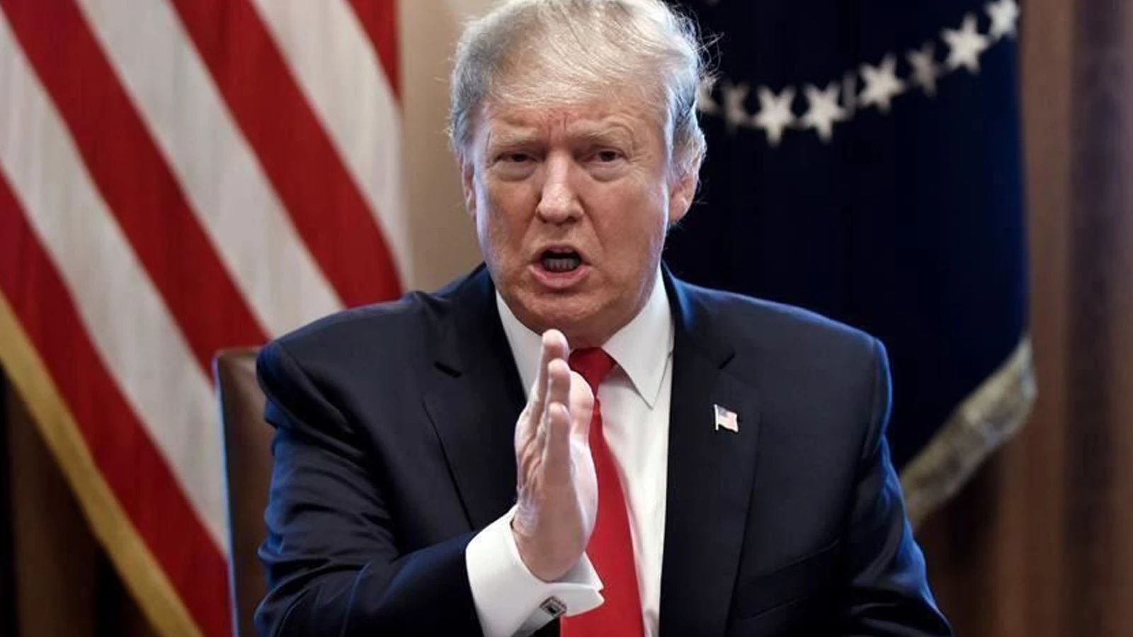 Président américain Trump : nous frapperons très durement l’Iran ce soir