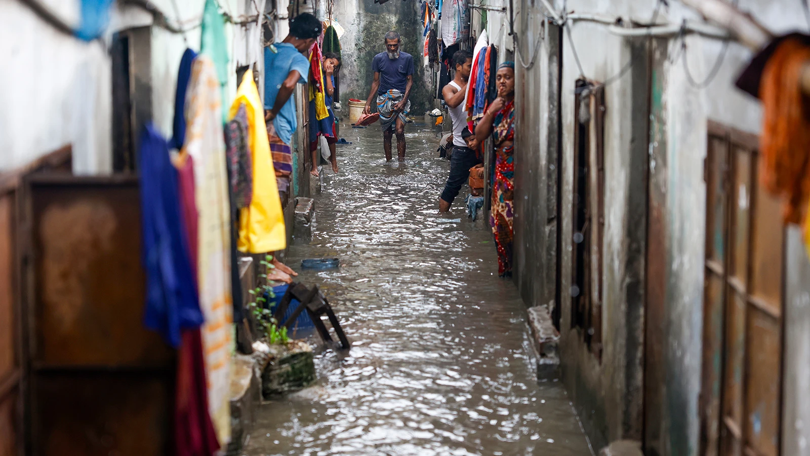 Inondations catastrophiques au Bangladesh : le bilan des morts s’alourdit