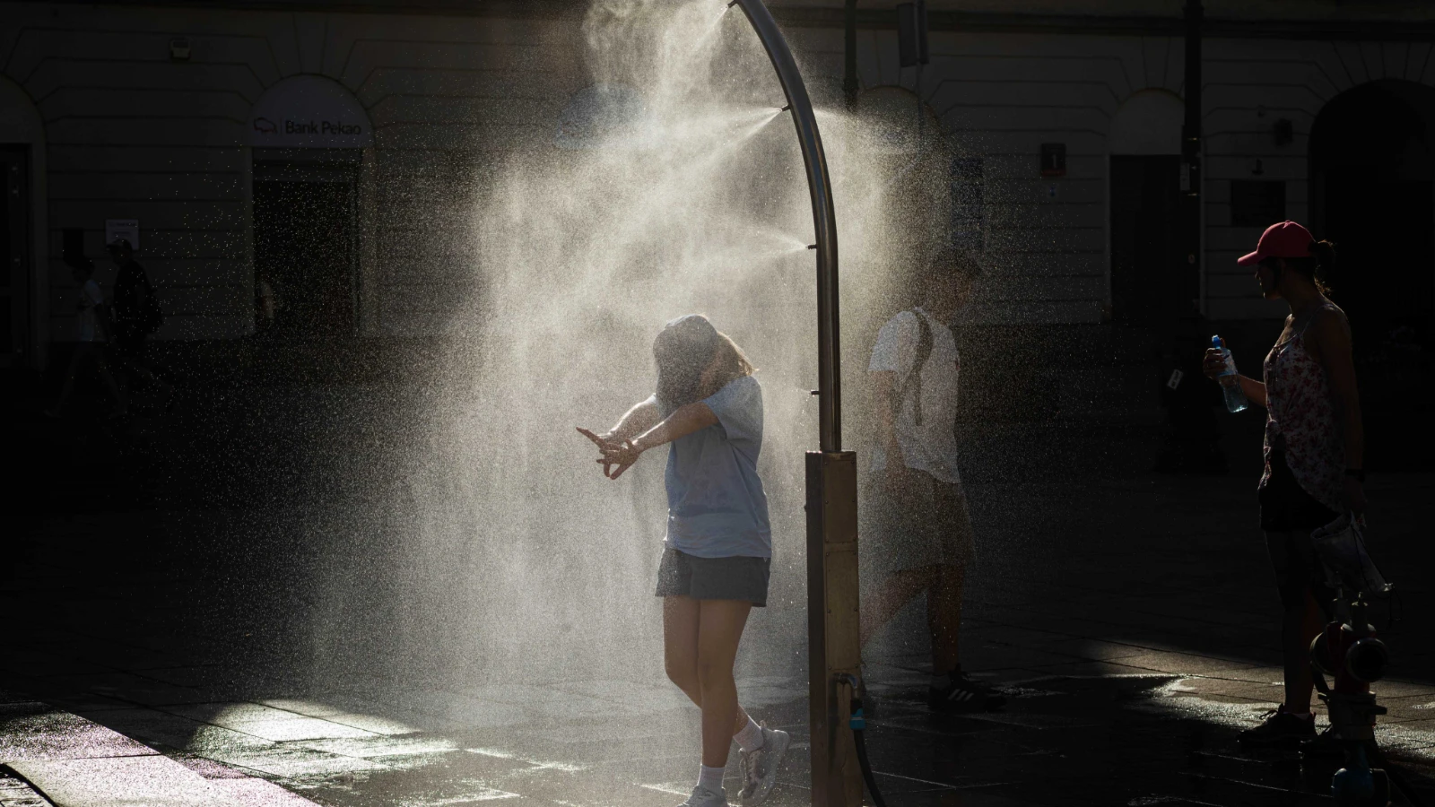 L’Europe a peur à la fois de la chaleur et des factures : faut-il ou non allumer la climatisation ?