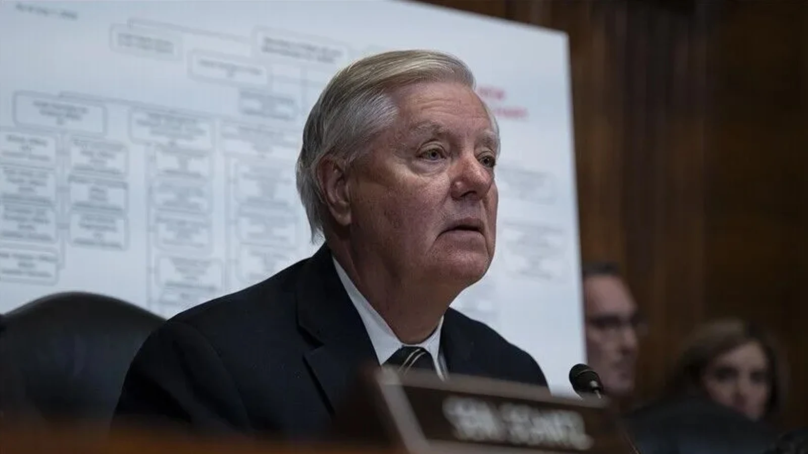 Sa sœur a été nommée pour remplacer le sénateur Graham, décédé aux États-Unis.
