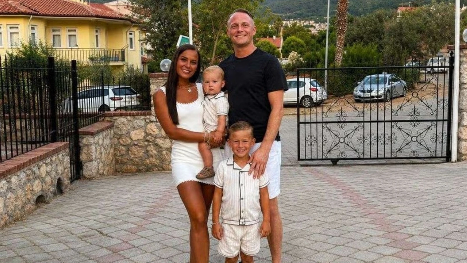 L'homme qui avait mal à la tête à Türkiye, où il venait en vacances, a eu le choc de sa vie.