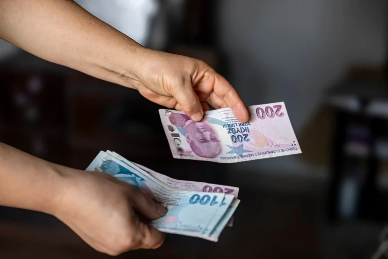 L'inflation est bloquée à 2 ! Les salaires baissent, les prix résistent - Photo: 2