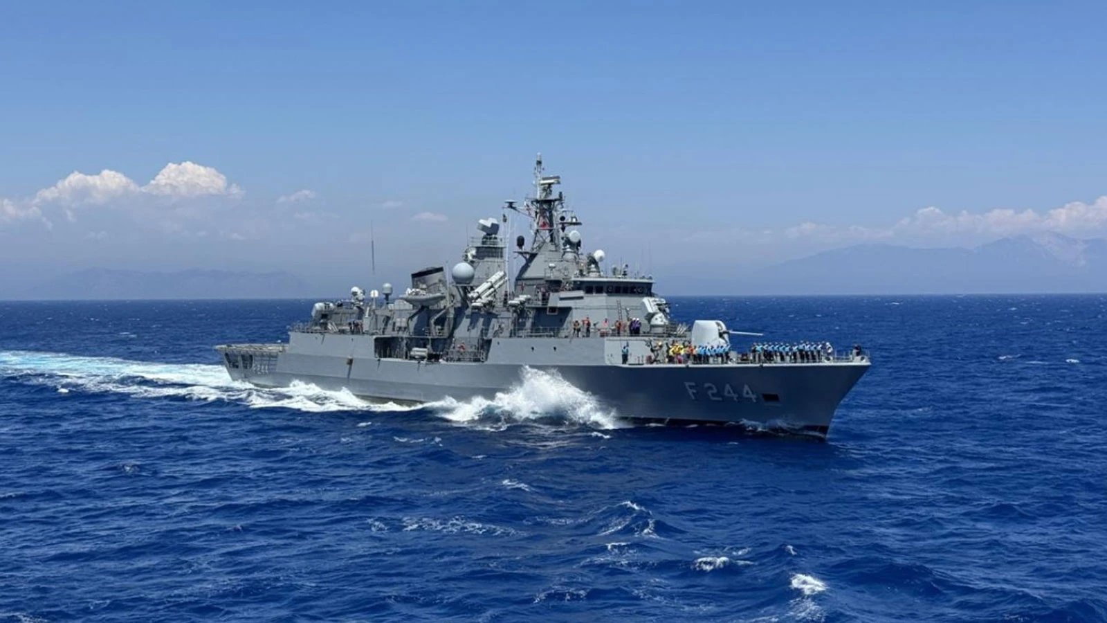Éloge de la presse européenne, le TCG Black Sea est entré en service