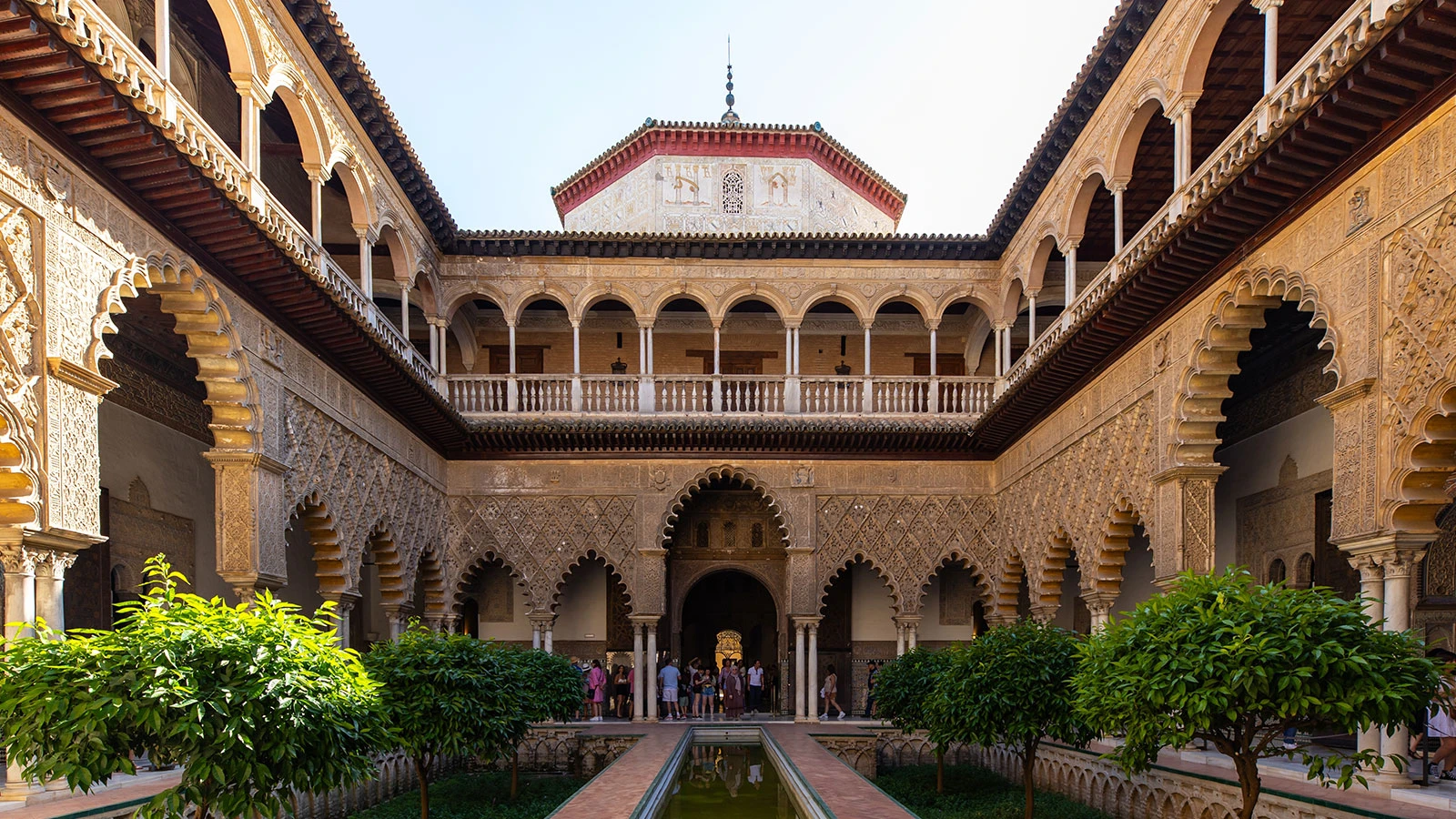 Après les tremblements de terre en Espagne, les visites au palais de l'Alhambra ont été restreintes et les hôtels ont été évacués.