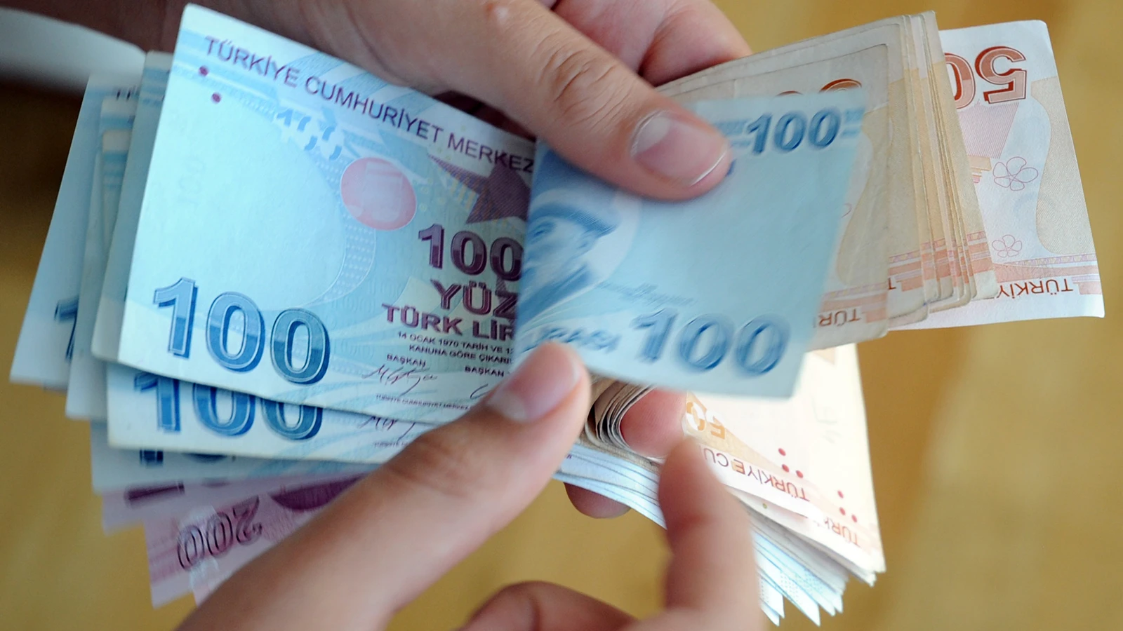 Avertissement de l'expert SSI Karakaş : le soutien au salaire minimum peut être perdu pour ceux qui ne signalent pas le pourboire