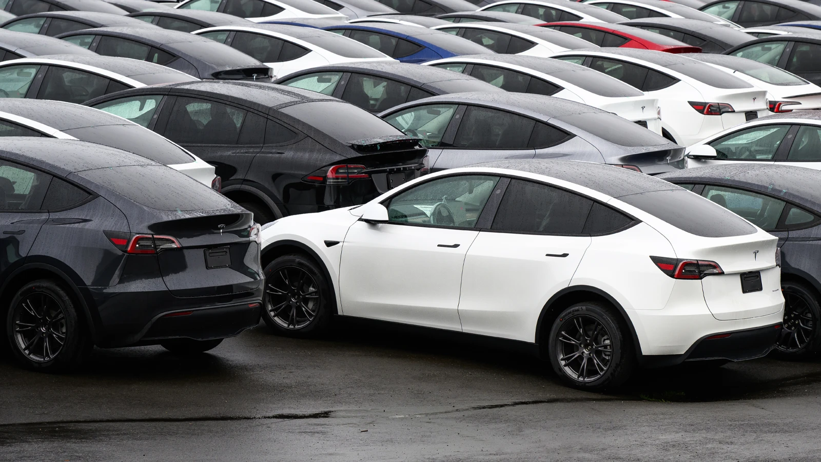 Grosse alarme dans l'automobile ! 11 marques, dont Tesla, figurent sur la liste : des millions de véhicules sont rappelés