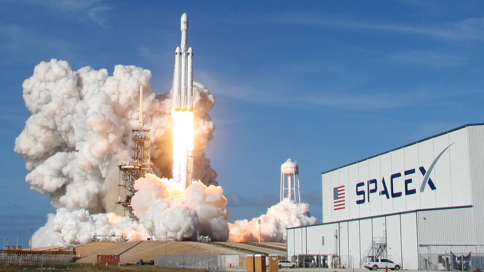 SpaceX reporte son projet d'attraper une fusée en plein vol