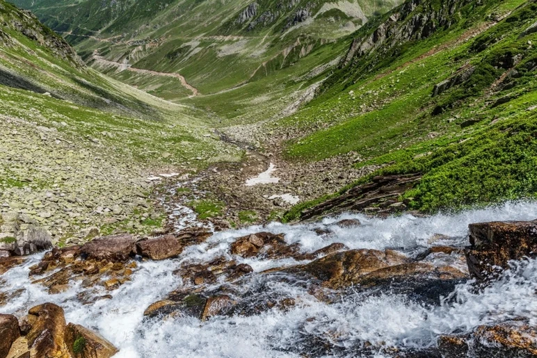 Le risque de catastrophe augmente, le changement climatique affecte les montagnes - Photo : 2