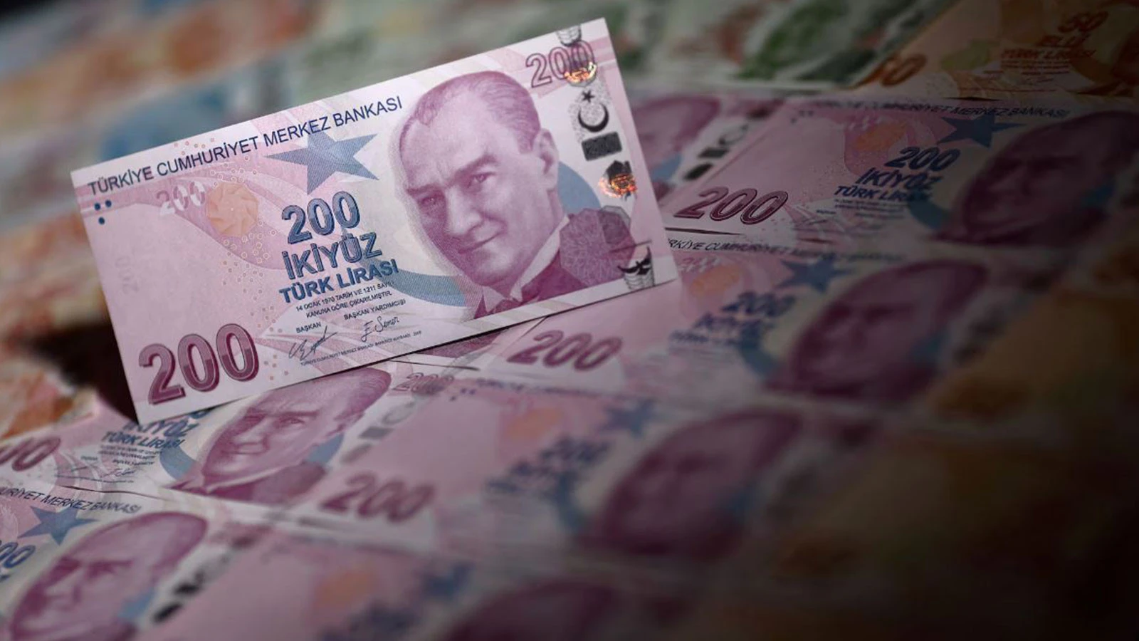 Calcul du taux de change et de l'inflation pour la Turquie de Fitch