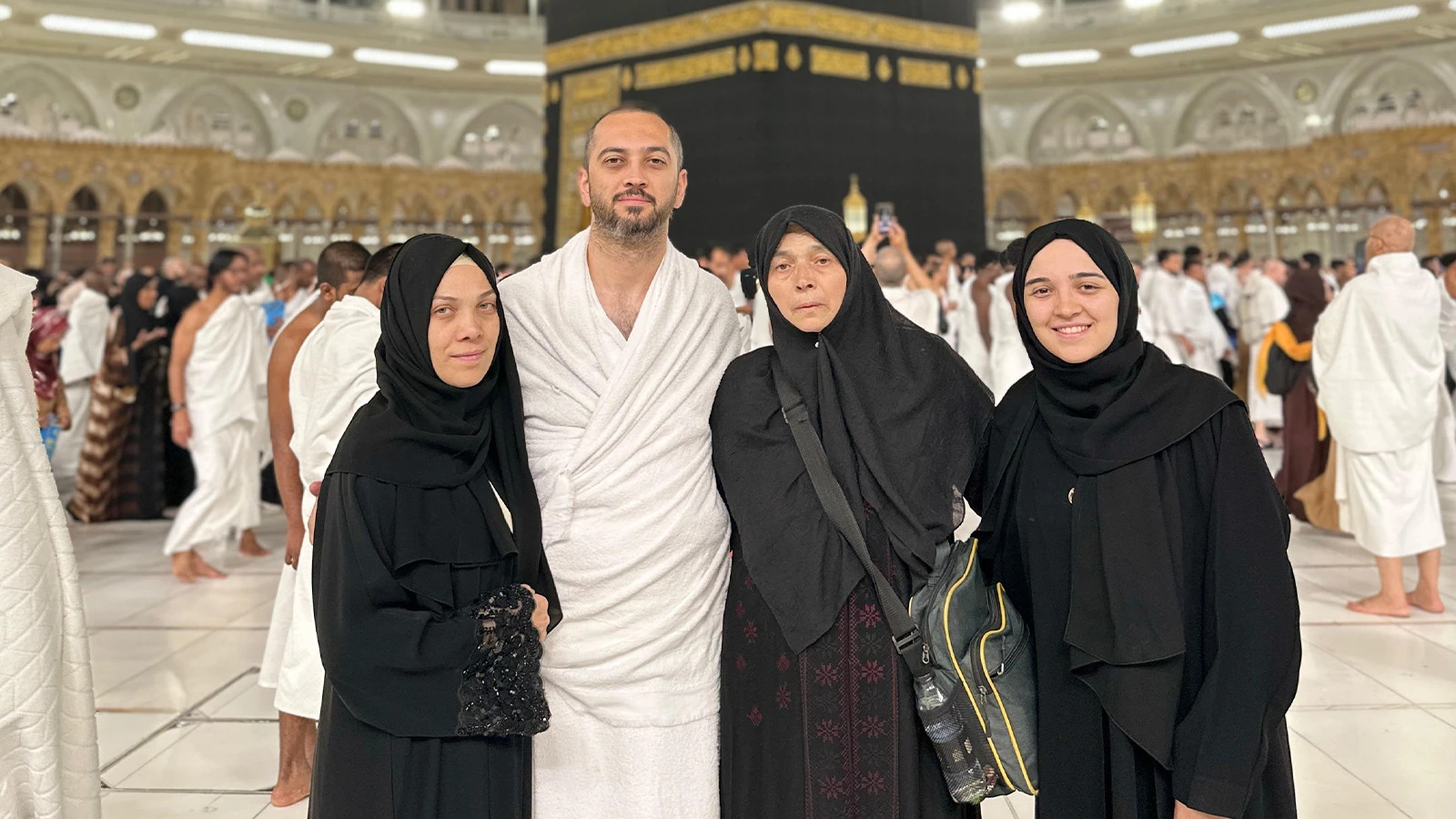 Ils ont opté pour la Omra et ont été poursuivis en justice ! Ils n'ont pas pu revenir d'Arabie Saoudite depuis 8 mois