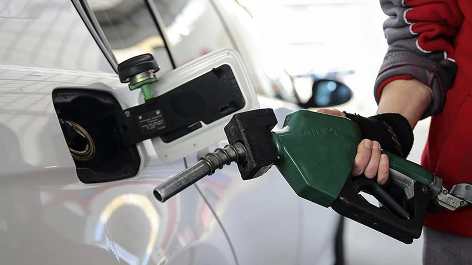 Le prix du diesel aux États-Unis a dépassé les 6 dollars pour la première fois