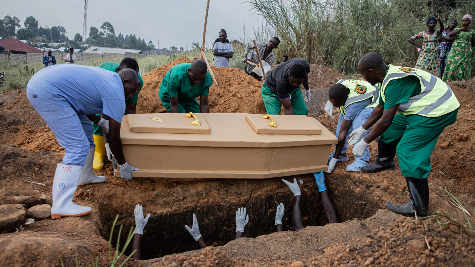 L'épidémie d'Ebola devient incontrôlable : le nombre de morts dépasse les 3 000