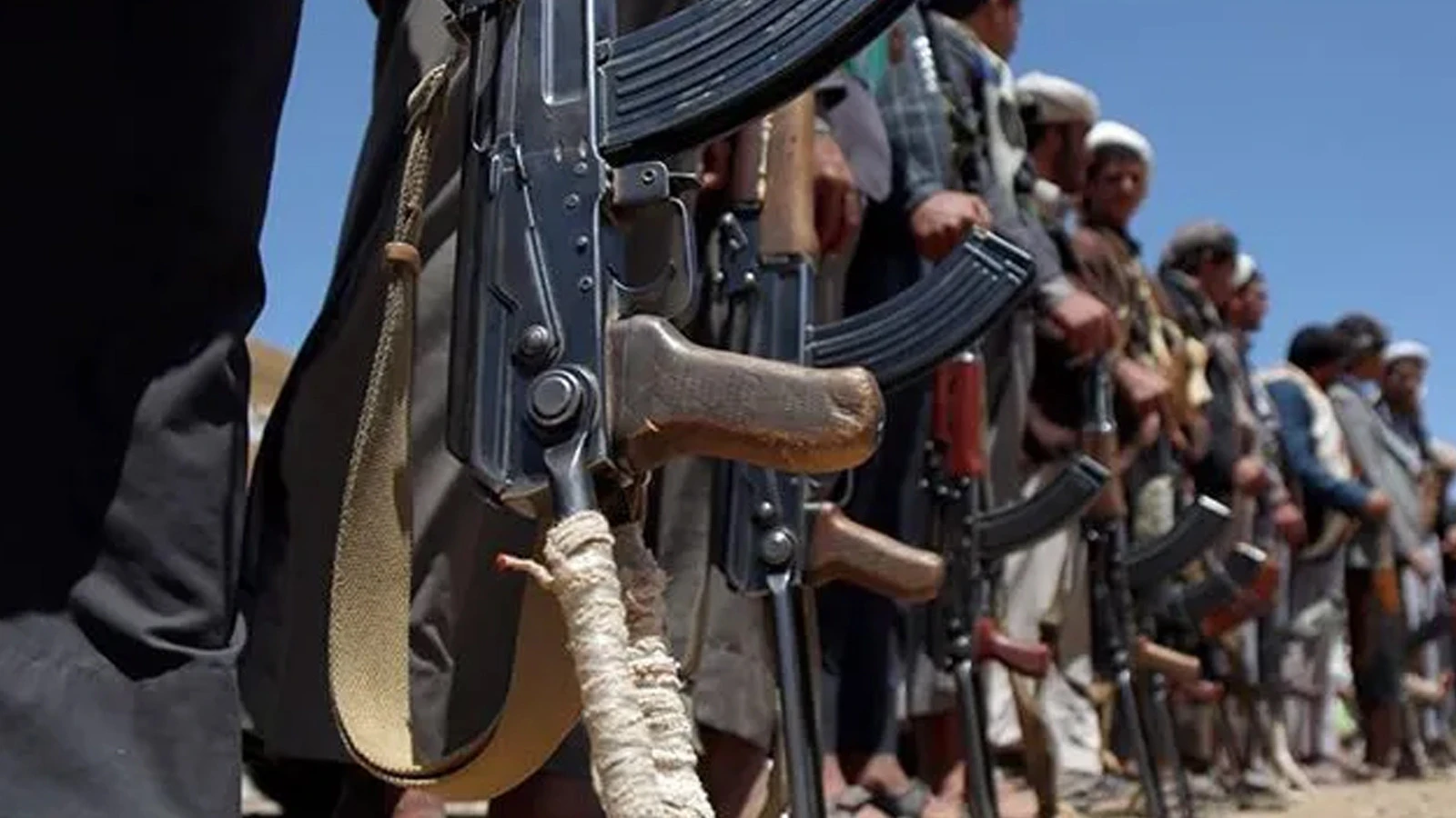 Un haut commandant houthi tué avec 6 gardes du corps au Yémen