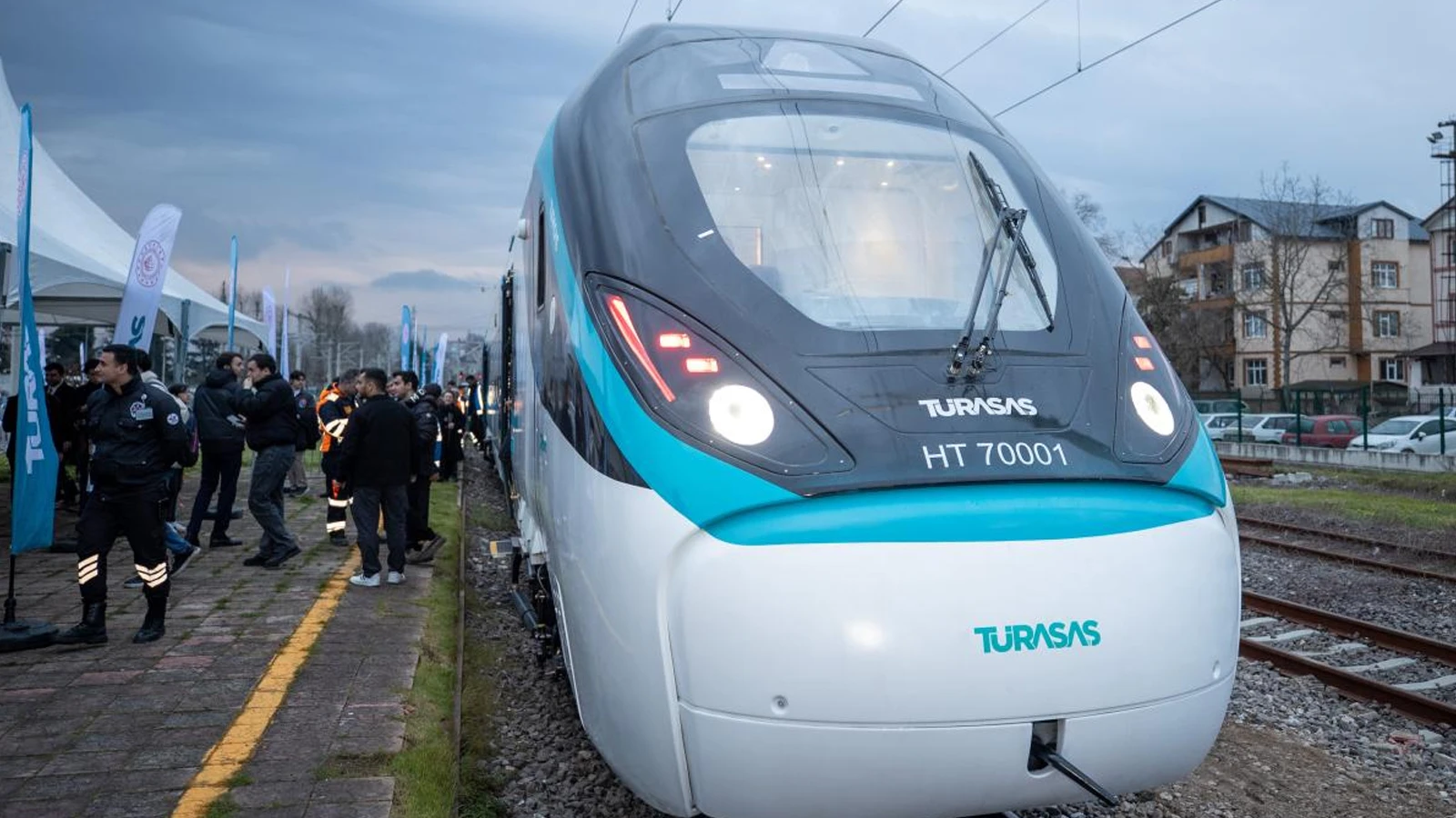 Une première dans le train à grande vitesse électrique : il atteint une vitesse de 250 kilomètres