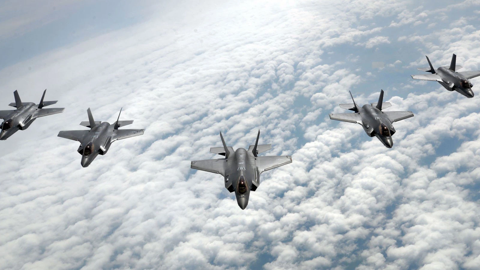 Alerte nord à l'Otan, des avions de renseignement surveillent la Russie