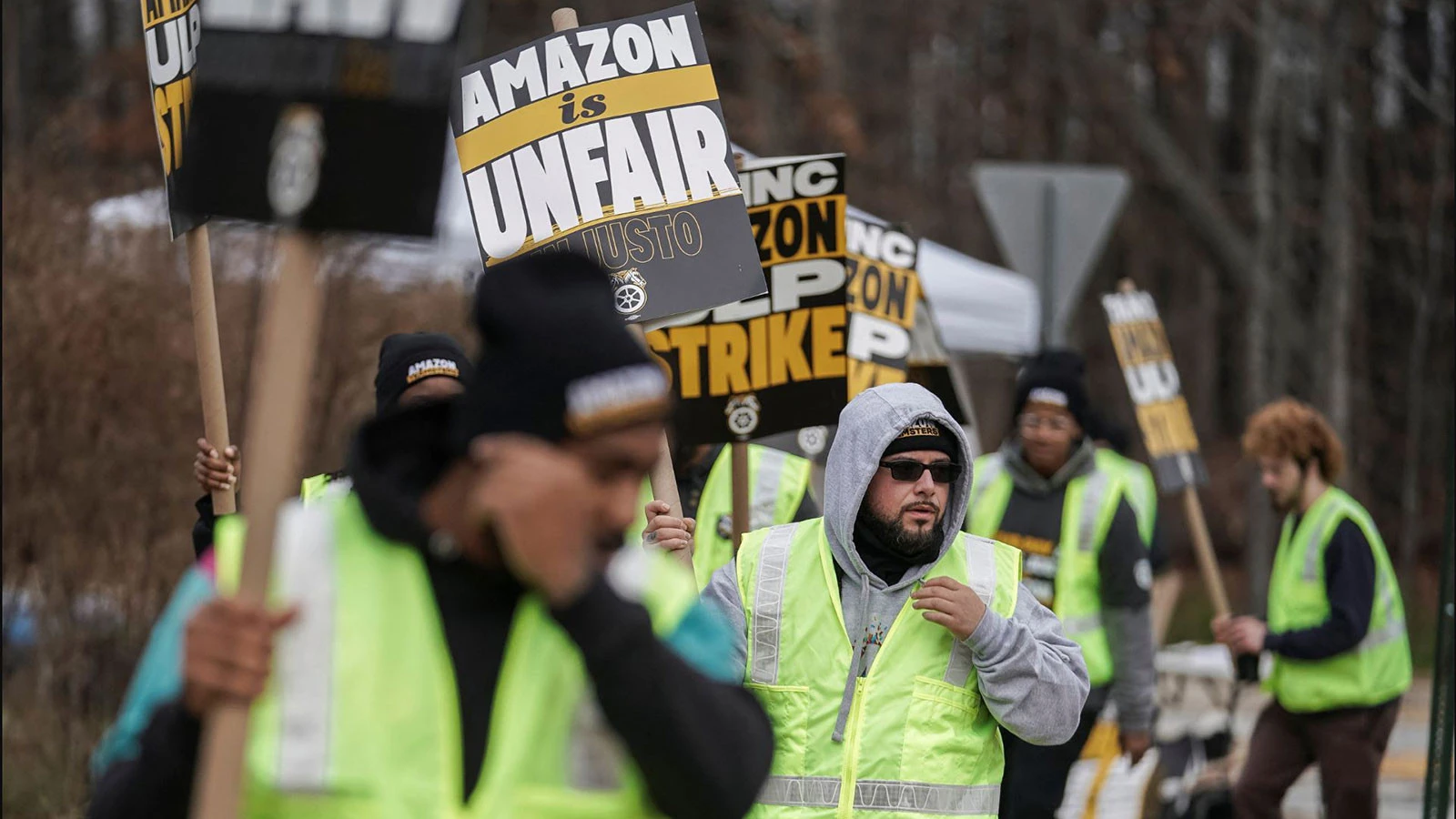 La crainte d'une grève chez Amazon et le profilage des travailleurs sur les réseaux sociaux
