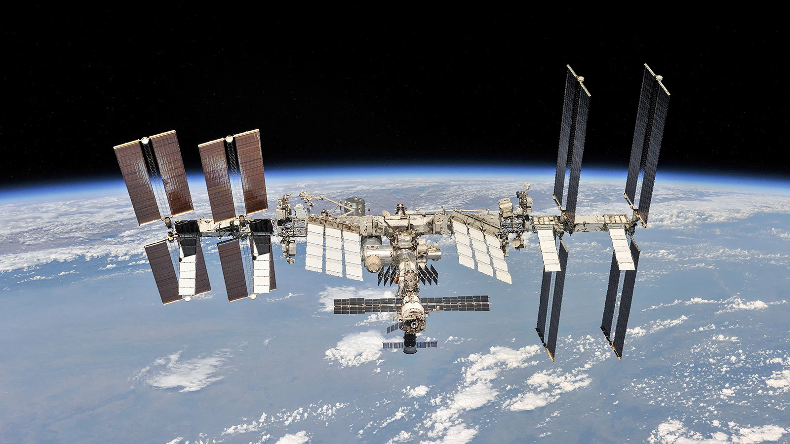 L'ancien satellite soviétique s'est désintégré ! Alerte aux débris spatiaux en orbite