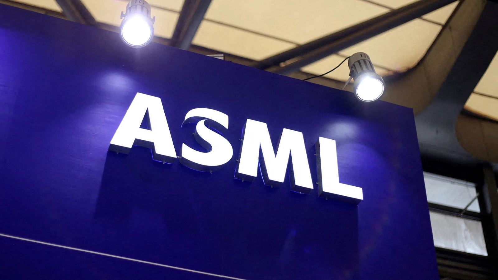 Le vent de l’intelligence artificielle continue ! Les revenus d'ASML ont augmenté de 55 pour cent