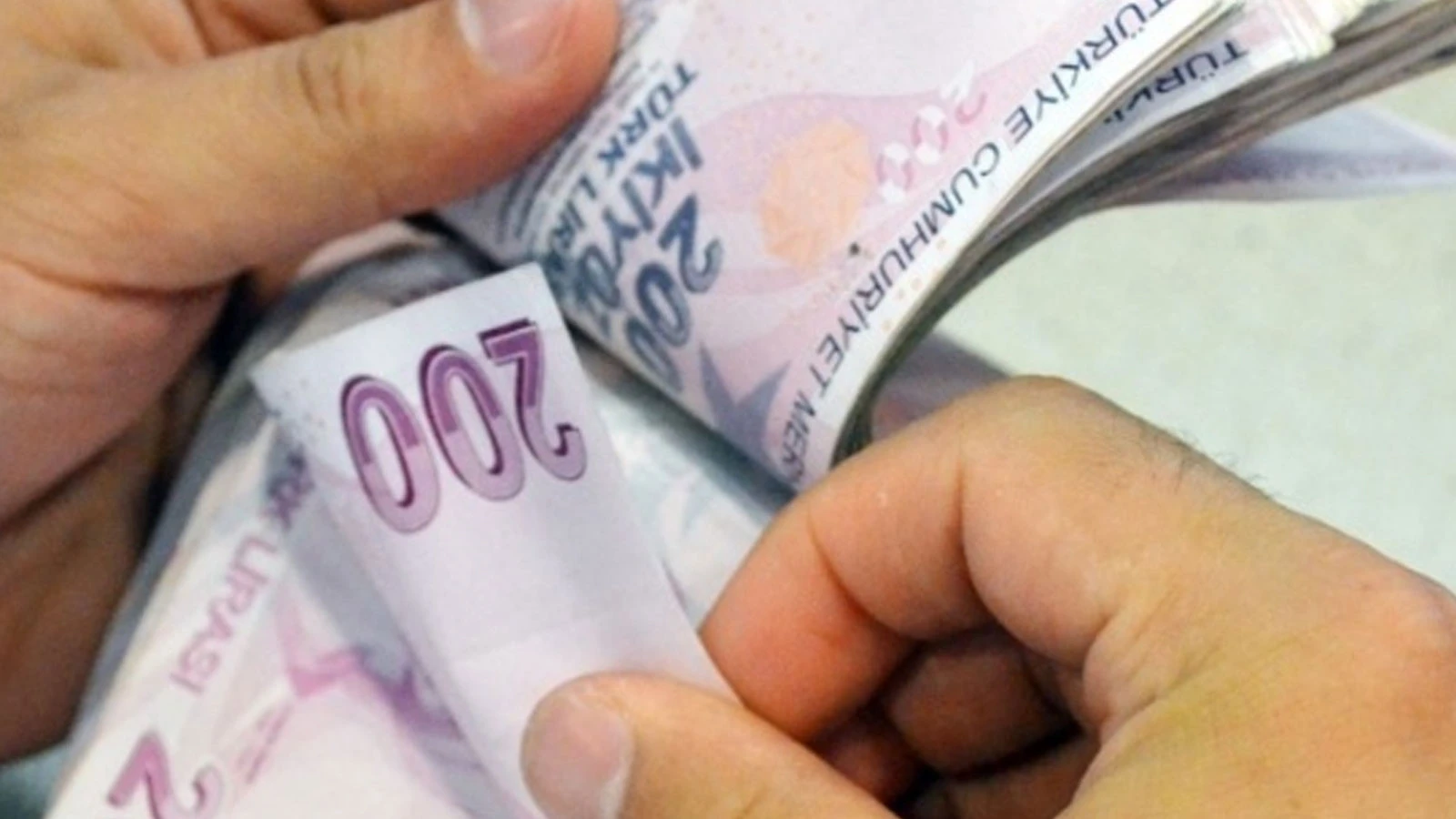 Les retraités lorgnent sur l’augmentation de janvier ! Voici 3 scénarios différents pour les salaires