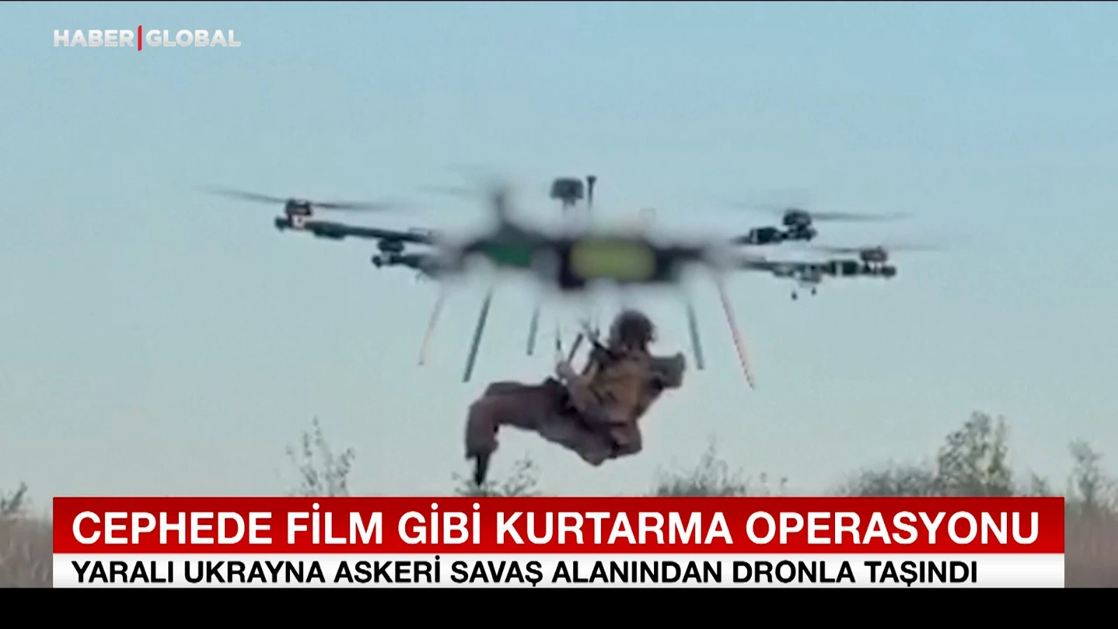 Opération de sauvetage digne d'un film au front ! Voici comment le soldat a été transporté par drone